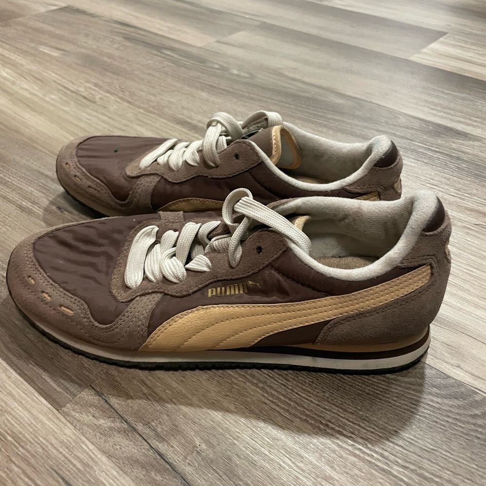 Pumas size 7 women’s